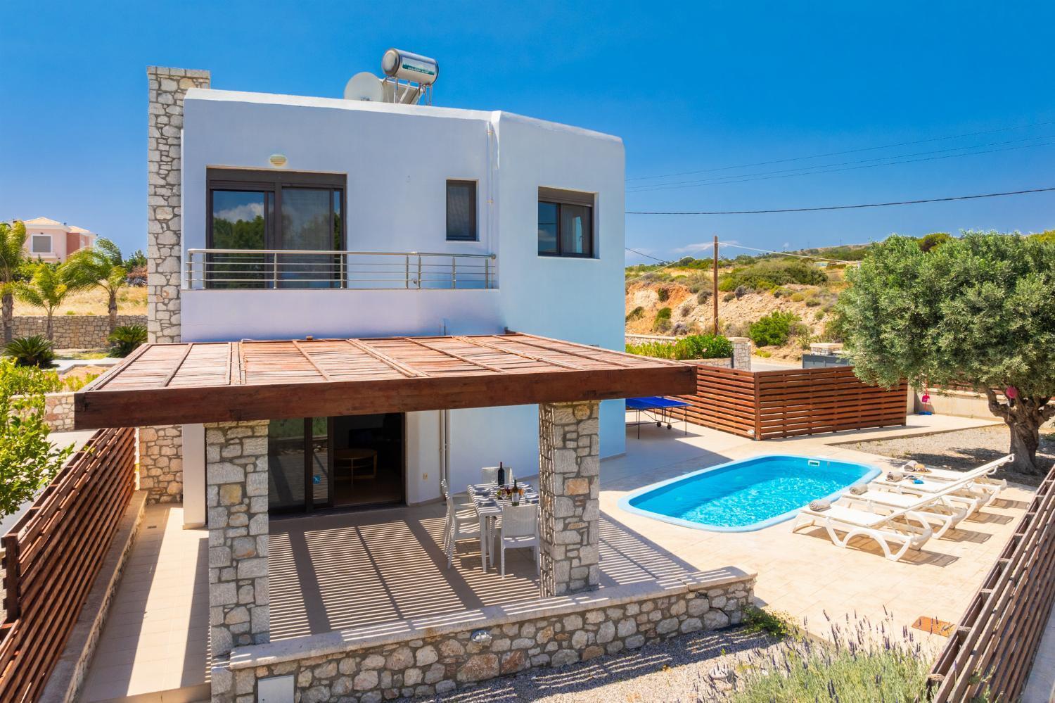 Dias Villa *
